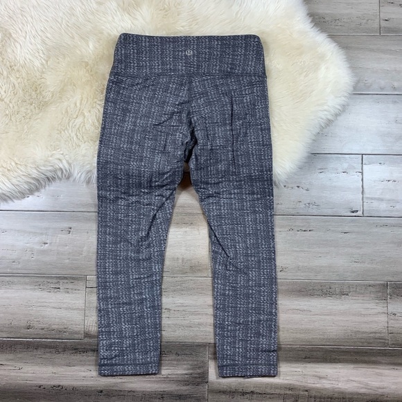 Lululemon Wunder Under Crops Ziggy Wee 4 - Picture 3 of 3